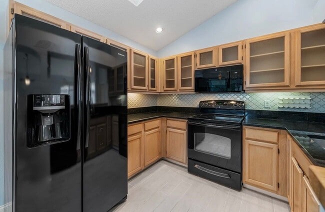 Building Photo - 9293 Heathridge Dr