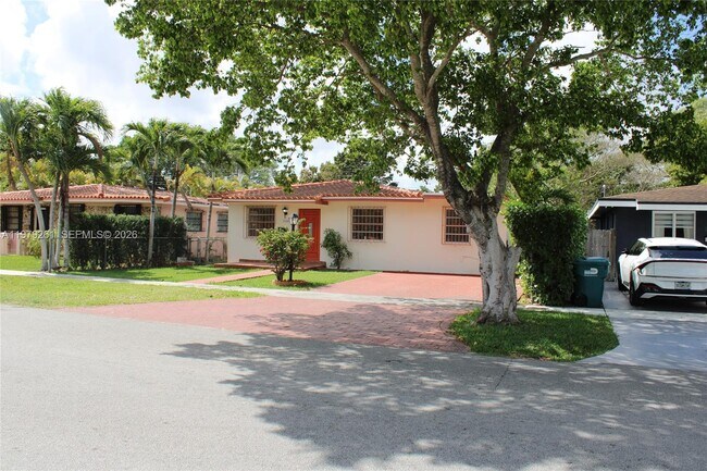 Foto del edificio - 3040 SW 69th Ave