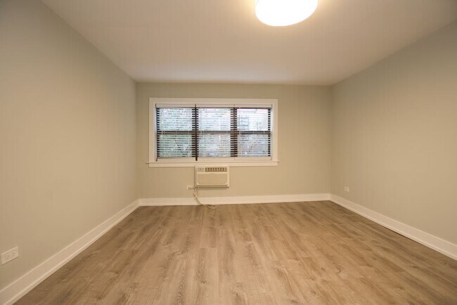 Foto del edificio - 456 W Barry Ave