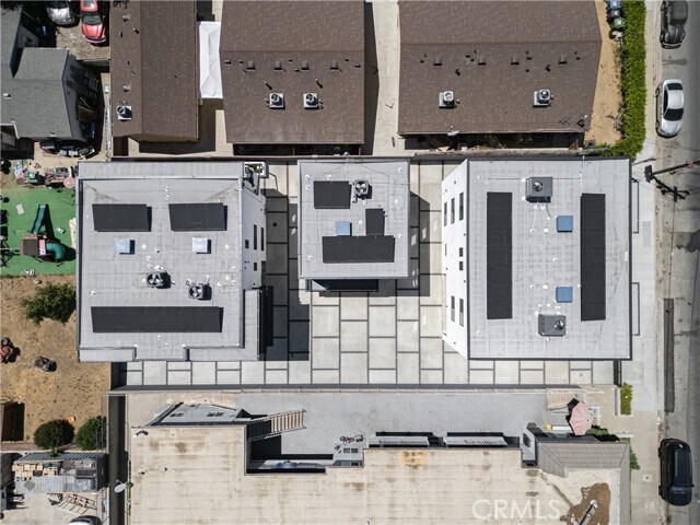 Foto del edificio - 6700 Kester Ave