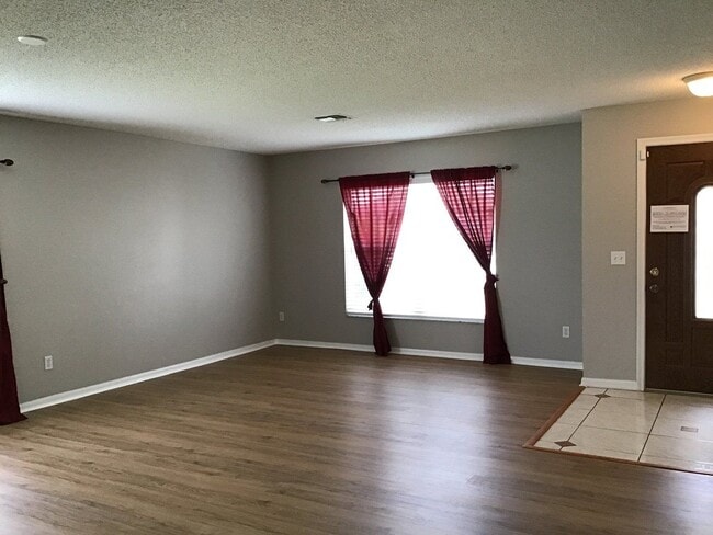 Photo - 914 Crystal Bay Ln House