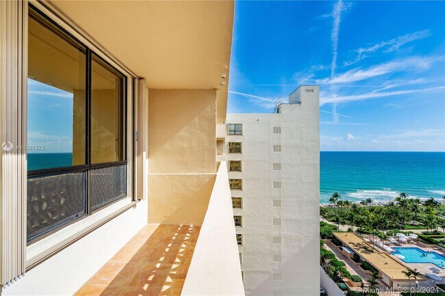 Building Photo - 10185 Collins Ave