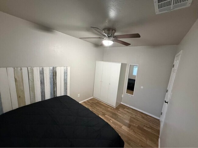 Foto del edificio - 3645 W Hadley St