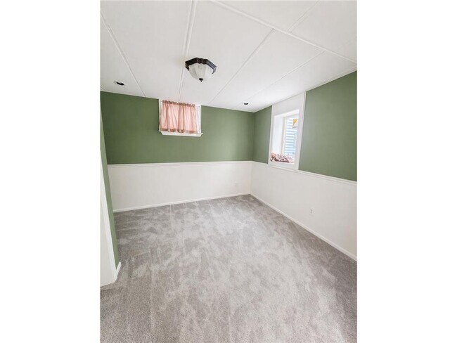 Foto del edificio - 6367 Zinnia Ln N