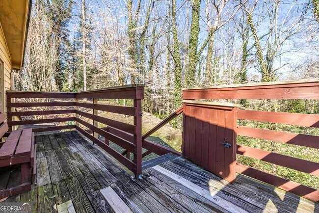 Foto del edificio - 1570 Spring Ln NW