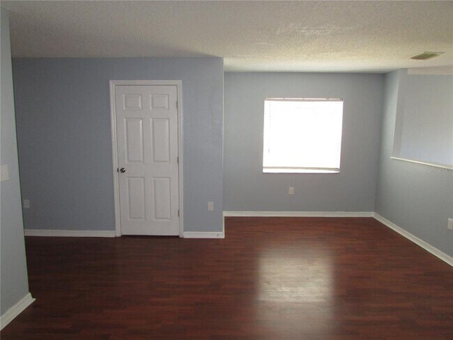 Foto del edificio - 8532 Edgewater Pl Blvd