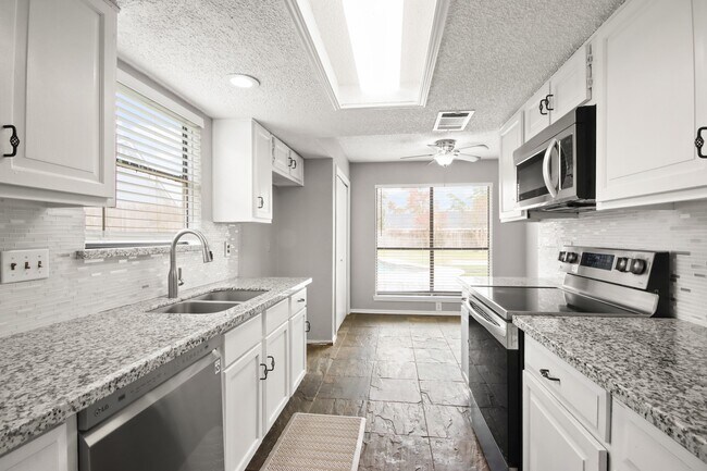 Foto del edificio - 17610 Possums Run Dr