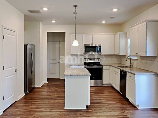 Building Photo - 145 Cheatham Hill Ln
