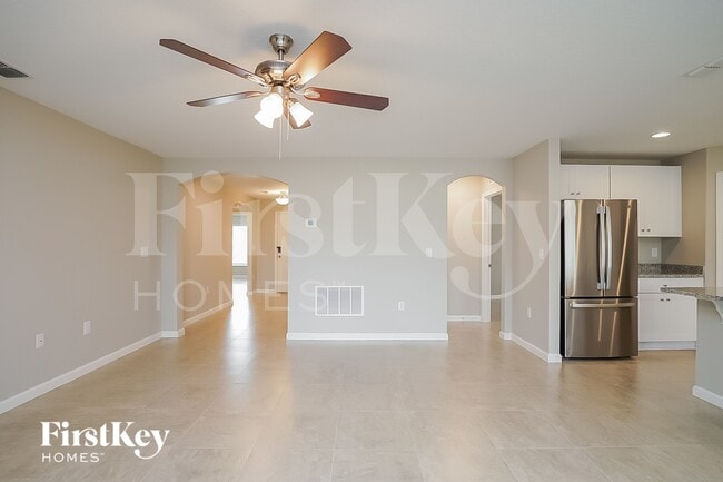 Building Photo - 429 Earhart Dr