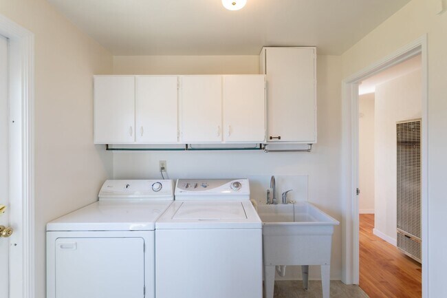 Building Photo - Make new memories in your new home, available for rent now!