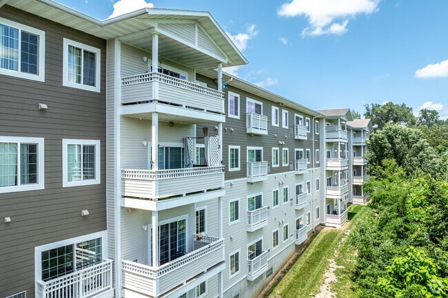 Building Photo - Riverview Place