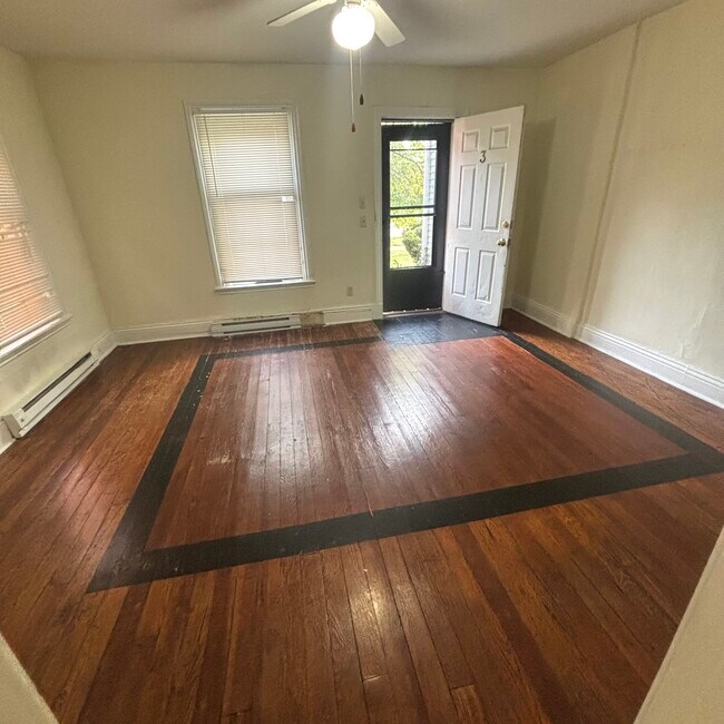 Foto del edificio - 718 W Ionia St