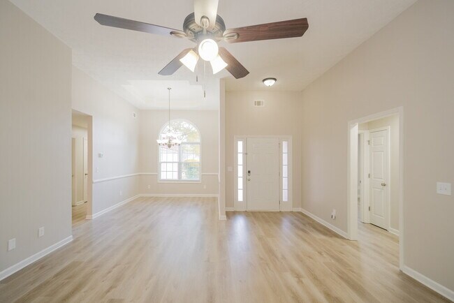 Foto del edificio - 775 Pebble Blvd