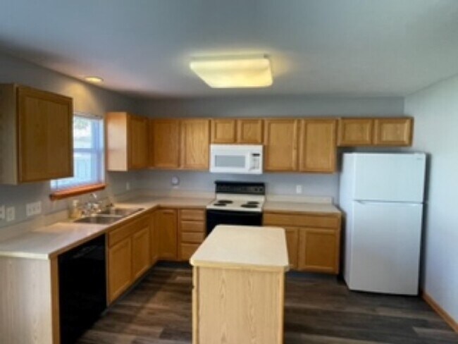 Foto del edificio - 5307 Chaucer Dr