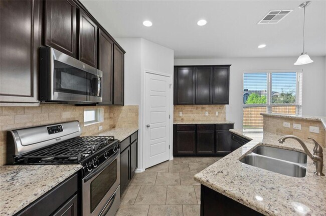 Foto del edificio - 9924 Milla Cir