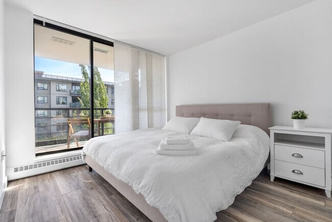 Photo du bâtiment - 124 W 1st St