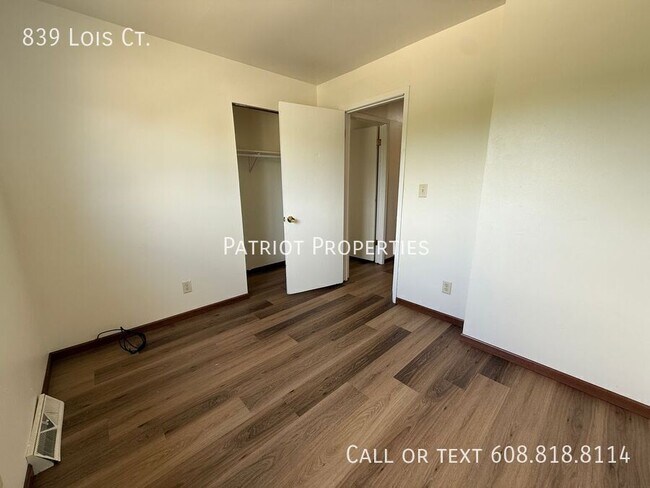 Foto del edificio - 839 Lois Ct