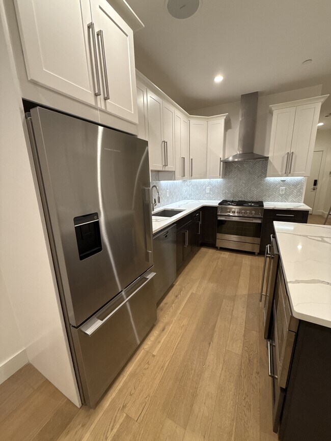 Foto del edificio - 946 Saratoga St