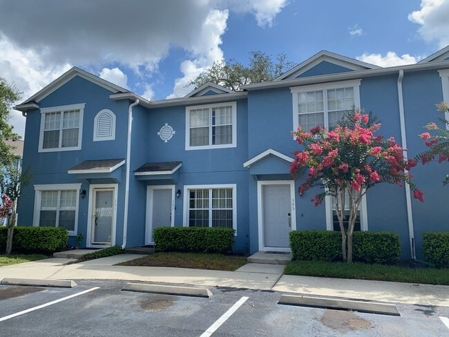 Photo - 303 Wilton Cir Townhome