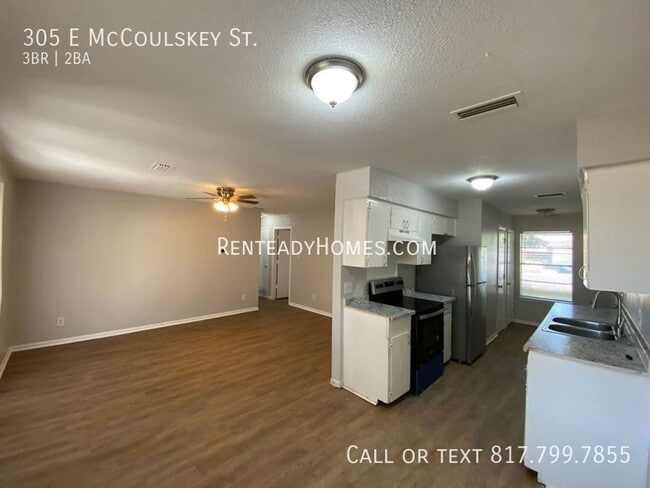 Building Photo - 305 E McCoulskey St