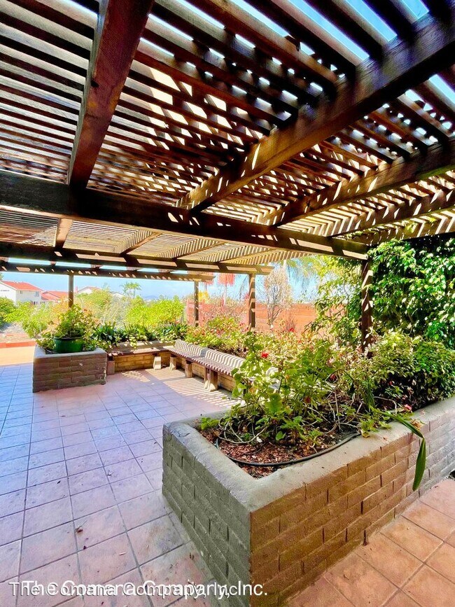 Building Photo - 3 br, 2 bath House - 4146 Combe Way