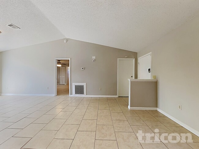 Foto del edificio - 2920 Malcolm Dr