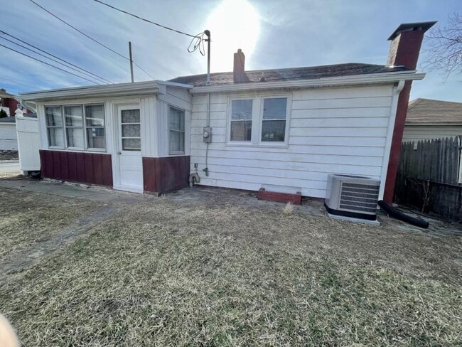 Building Photo - 120 N Albemarle St