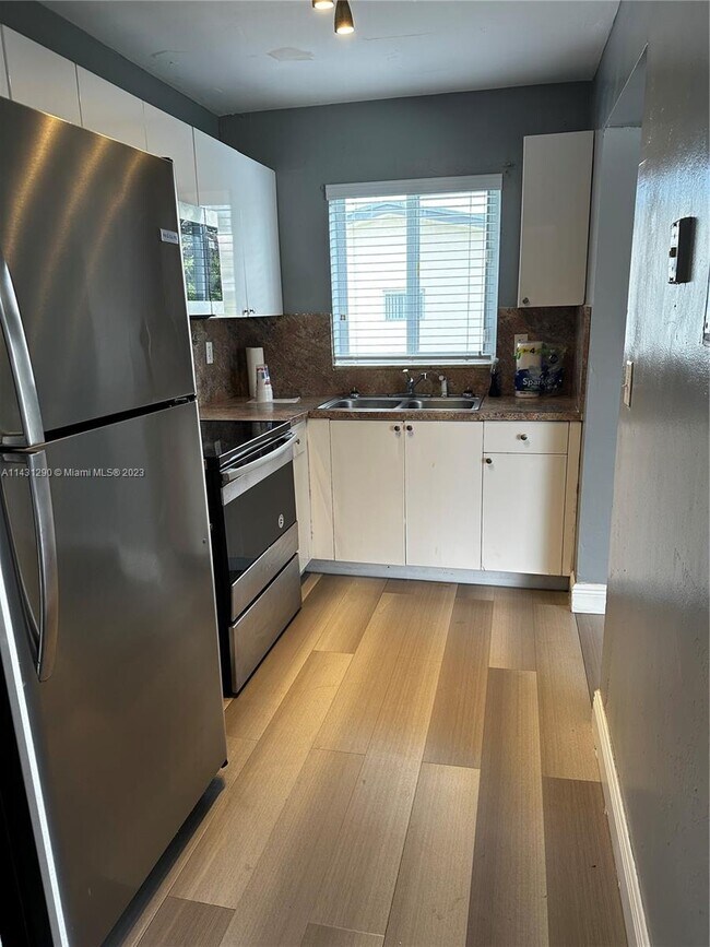 Building Photo - 20490 NW 7th Ave