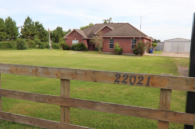 Building Photo - 22021 US-90