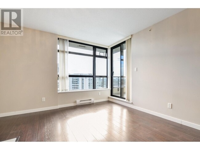 Building Photo - 8120-8120 Lansdowne Rd