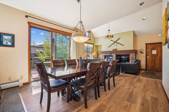 Foto del edificio - Walk to Main Street and the Slopes! Amenities Abound! MOST UTILITIES Included! Garage!