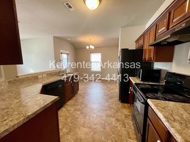Photo - Spacious 3-Bedroom Springdale Home with Fenced Yard