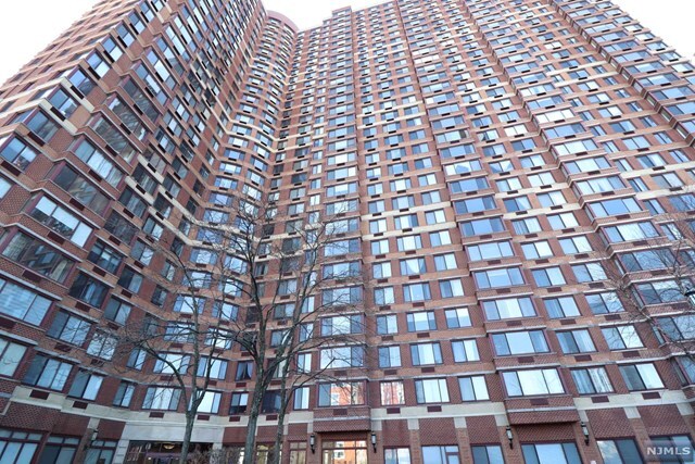 Foto principal - 100 Old Palisade Rd
