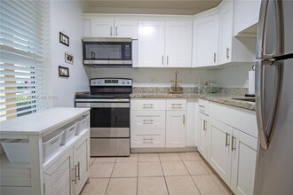 Building Photo - 6020 NW 64th Ave