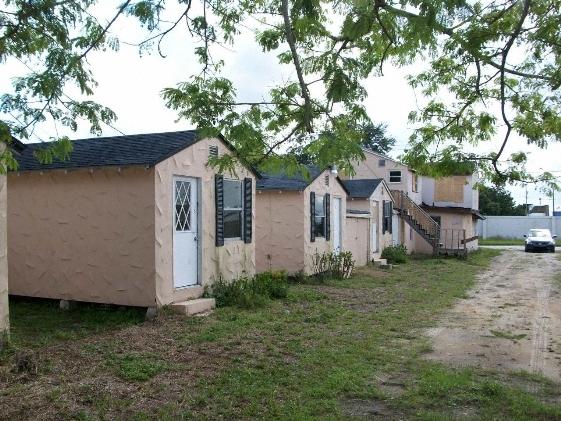 cottage style - Pine Street Apartments