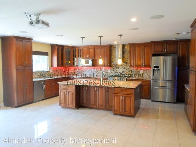 Building Photo - 4 br, 4 bath House - 4346 Jonquil Dr.