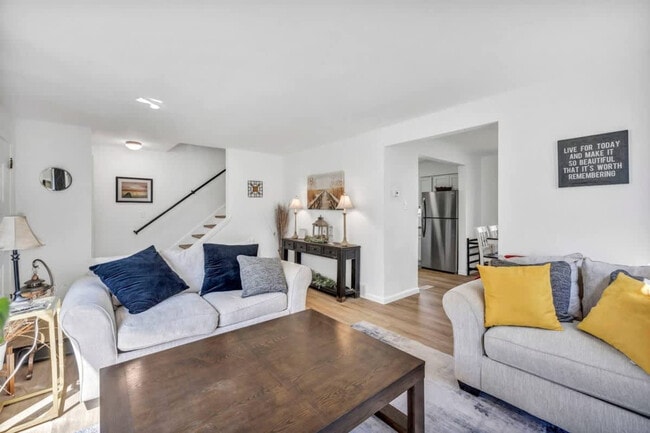 Building Photo - 113 Madison Ave