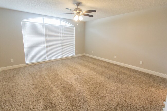 Building Photo - 1311 Autumn Trl, Lewisville, TX 75067