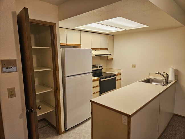 Kitchen - 3011 NE 147th St