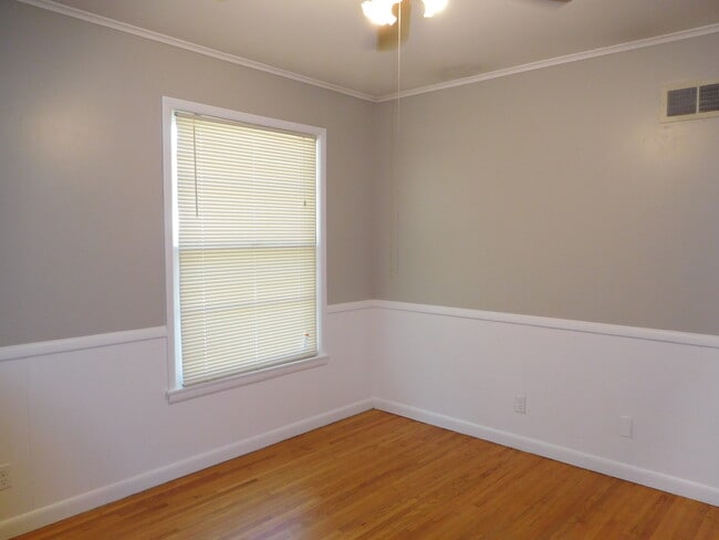 Building Photo - Coming Soon: 3 bedroom in Midtown Tulsa - Edison School District