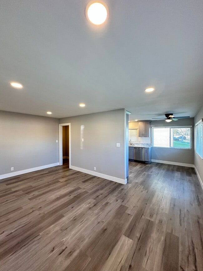 Building Photo - 5852 Santa Barbara Ave