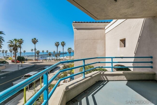 Balcony - 400 N Pacific St