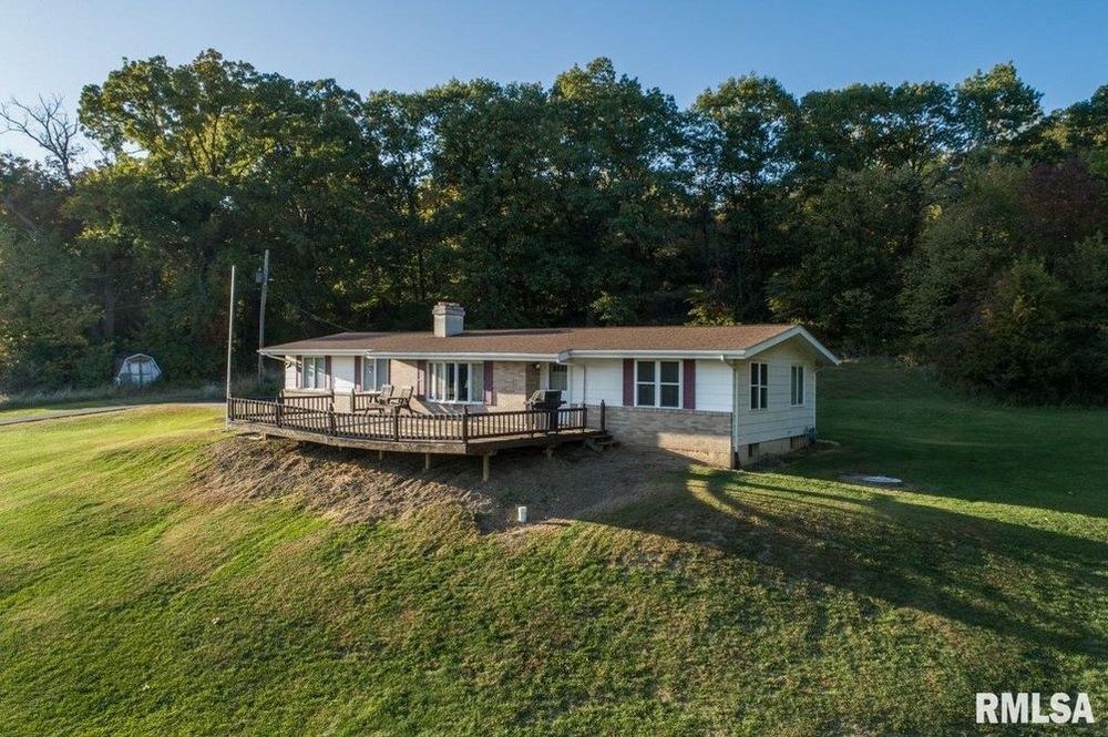 Primary Photo - Nice country ranch home