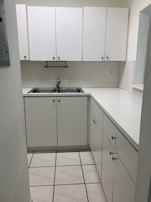 Kitchen/Cocina - 6055 W 19th Ave