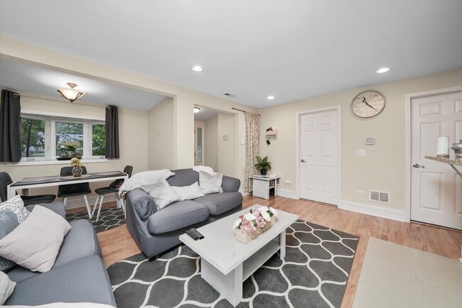Foto del edificio - 3-bed / 2-bath Rental in Beach Park