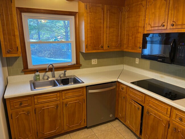 Building Photo - 9150 Gregory Dr