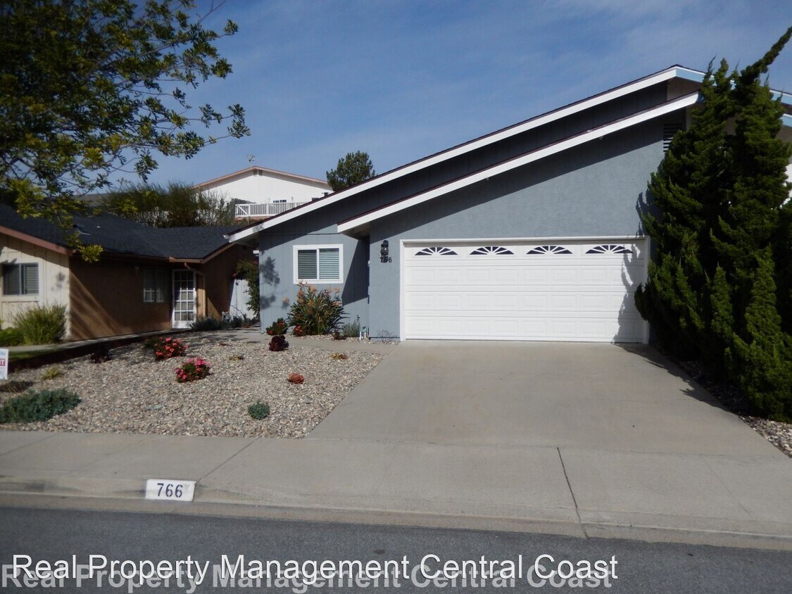 Foto principal - 2 br, 2 bath House - 766 White Oak Blvd.