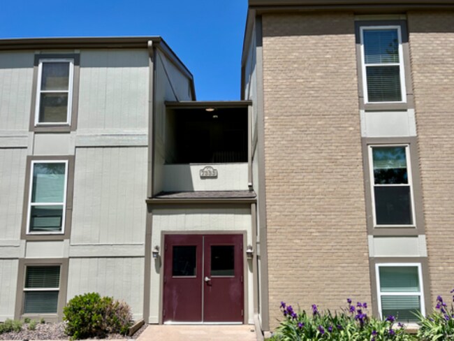 Building Photo - 7333 S Xenia Cir