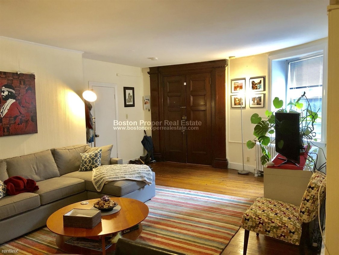 Primary Photo - 2 br, 1 bath Condo - 407 Commonwealth Ave 2R