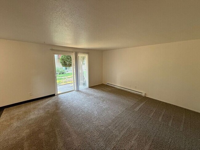 Foto del edificio - 3820 Iberis St NE